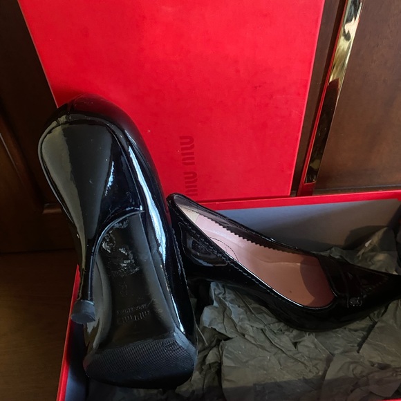 Miu Miu Black Patent Leather Pointed Pumps Size 36.5 - Picture 5 of 6